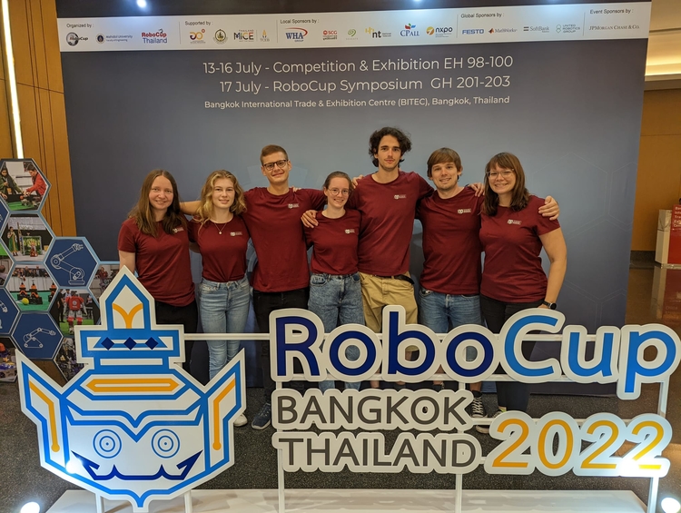 robOTTO bei der WM in Bangkok